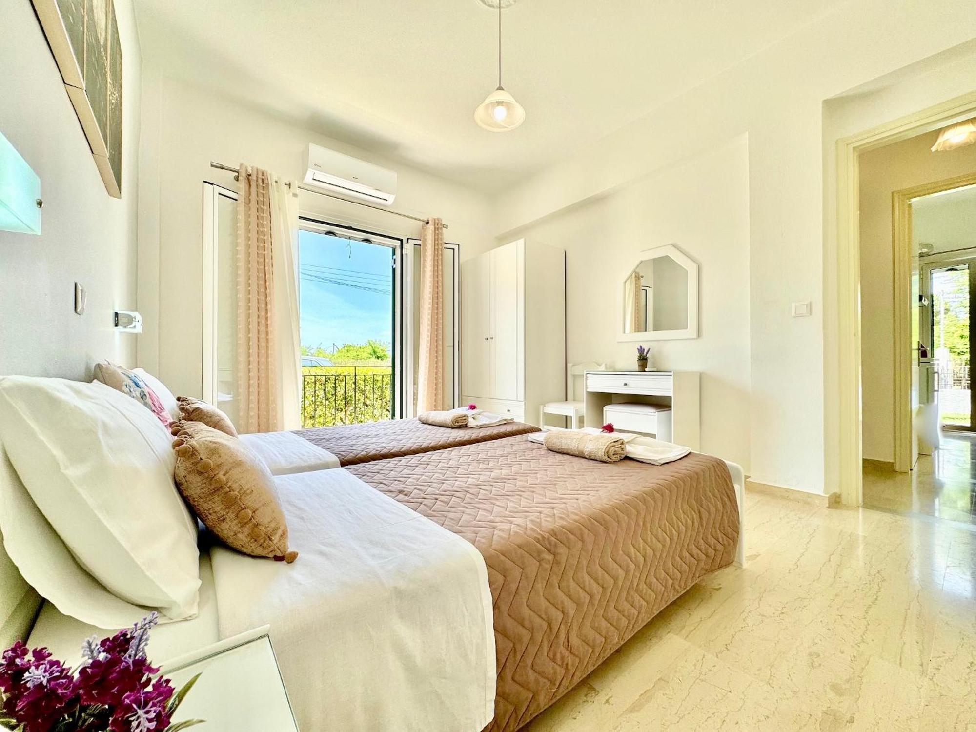 Dafni With Private Pool By Dadovillas *