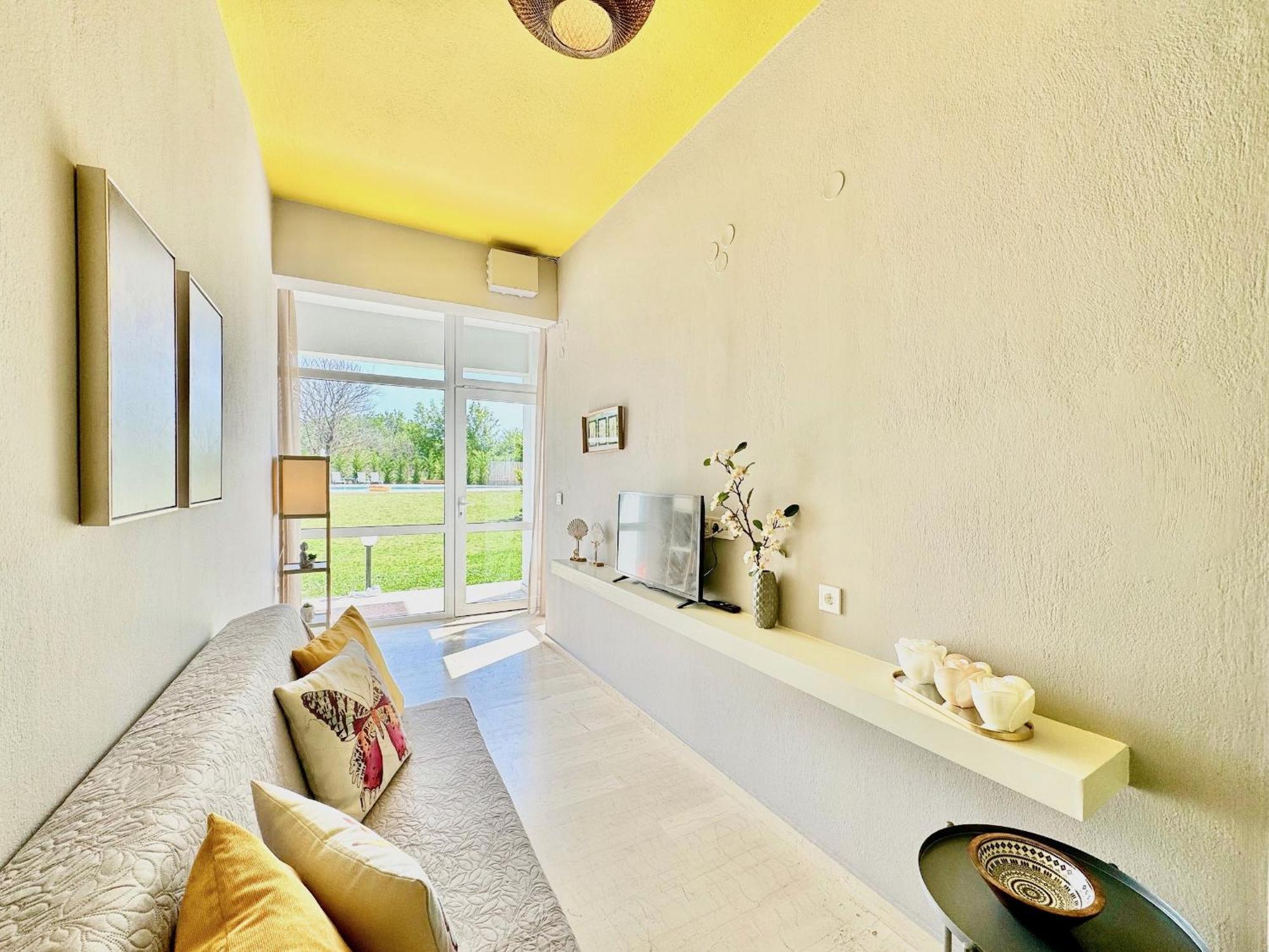 Dafni With Private Pool By Dadovillas *